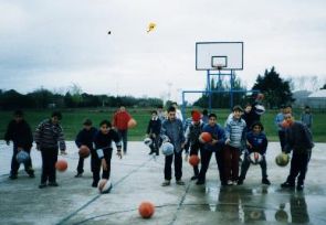 Básquetbol en el Polideportivo Municipal (Año 1999).