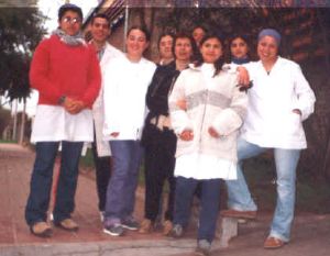 Alumnos de 3� a�o Polimodal (Turno Ma�ana) con la Prof. Graciela Angiorama.